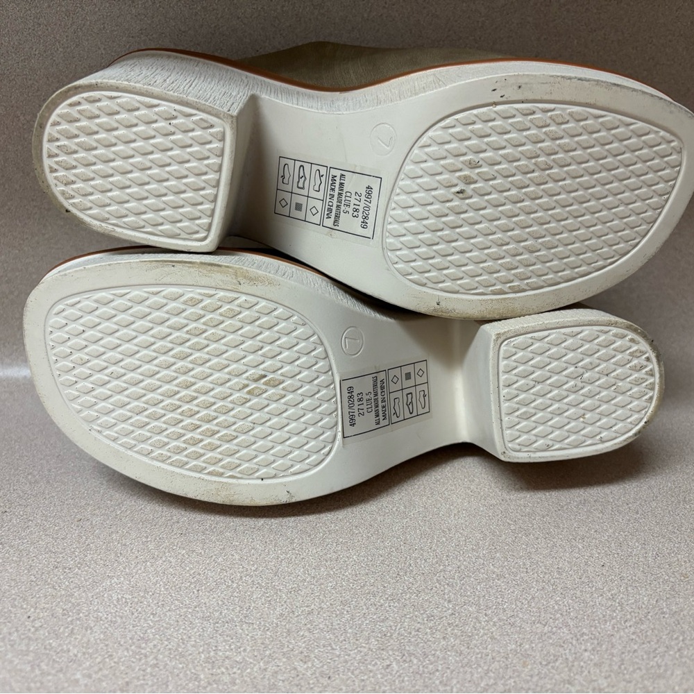 Pierre Dumas Beige Block Heel Mules - Picture 7 of 8